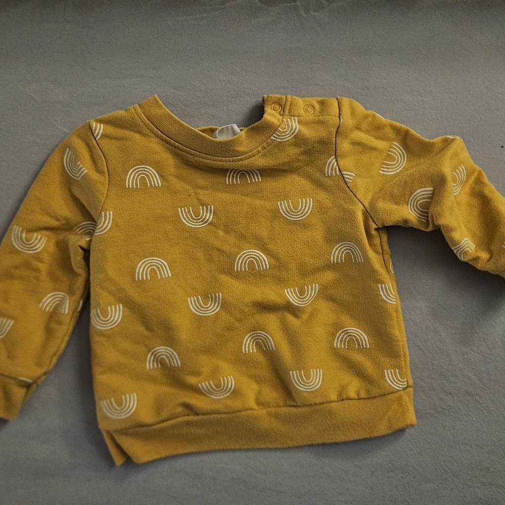 Cat & Jack Camo 9 months rainbow sweatshirt